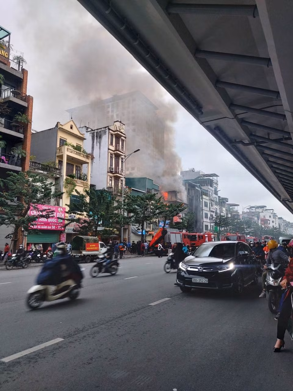 Hiện nguyên nhân vụ cháy đang được cơ quan chức năng điều tra, làm rõ. 