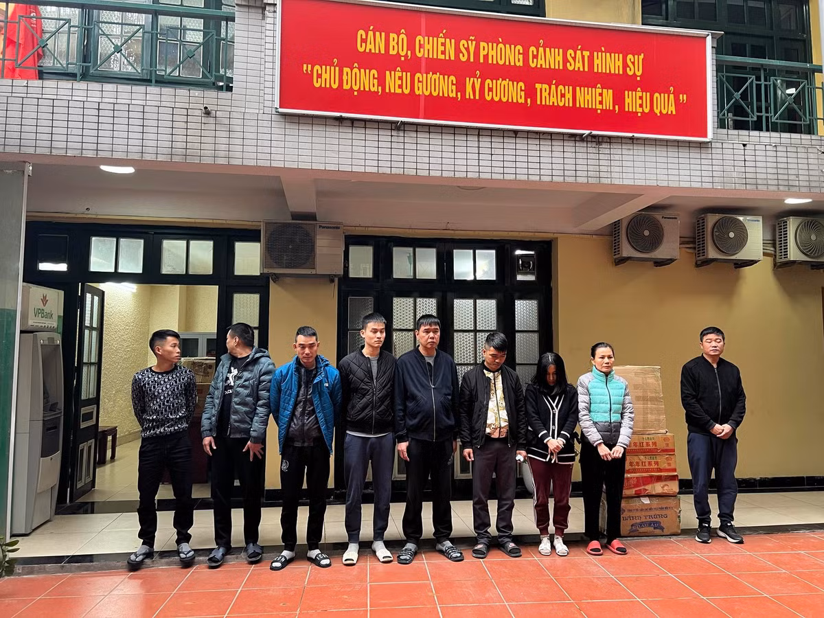 Triệt phá đường dây cá độ bóng đá 600 tỷ đồng ở Hà Nội Triet pha duong day ca do bong da 600 ty dong o Ha Noi