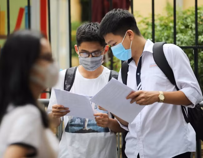 Để thực hiện tốt việc đăng ký dự thi và đăng ký xét công nhận tốt nghiệp THPT năm nay, Bộ Giáo dục và Đào tạo đề nghị các nhà trường, các thí sinh thực hiện đúng theo các hướng dẫn đã ban hành, các hướng dẫn chi tiết trên Hệ thống Quản lý thi.