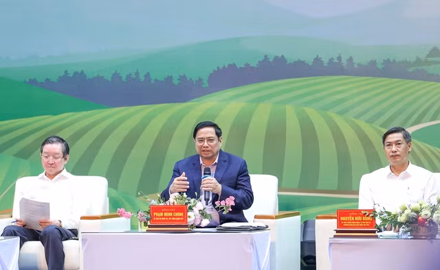 Nong dan doi thoai voi Thu tuong ve phan lo, ban nen dat nong nghiep