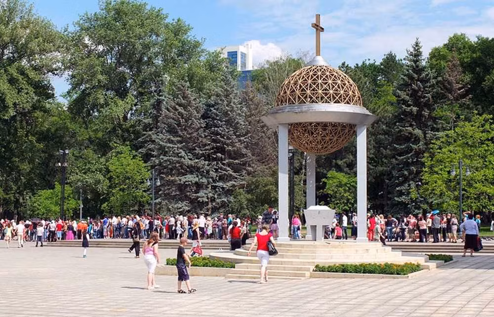“Moldova là quốc gia ít được khách du lịch khám phá nhất châu Âu”, theo khảo sát của Lonely Planet – nhà xuất bản sách hướng dẫn du lịch lớn trên thế giới. Tuy nhiên, nơi đây ẩn chứa nhiều điều thú vị mà ai đến cũng phải ngỡ ngàng.