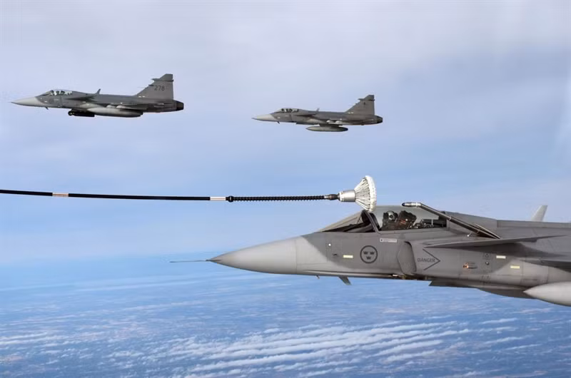 Tầm trinh sát của radar Su-35 sẽ giảm đi rất nhiều nếu đối tượng là một chiếc tiêm kích nhẹ có RCS chỉ 0,5 m2 như Gripen.