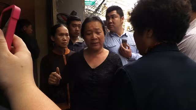 Quy lay xin dua thi hai me vao nha lo hau su-Hinh-6