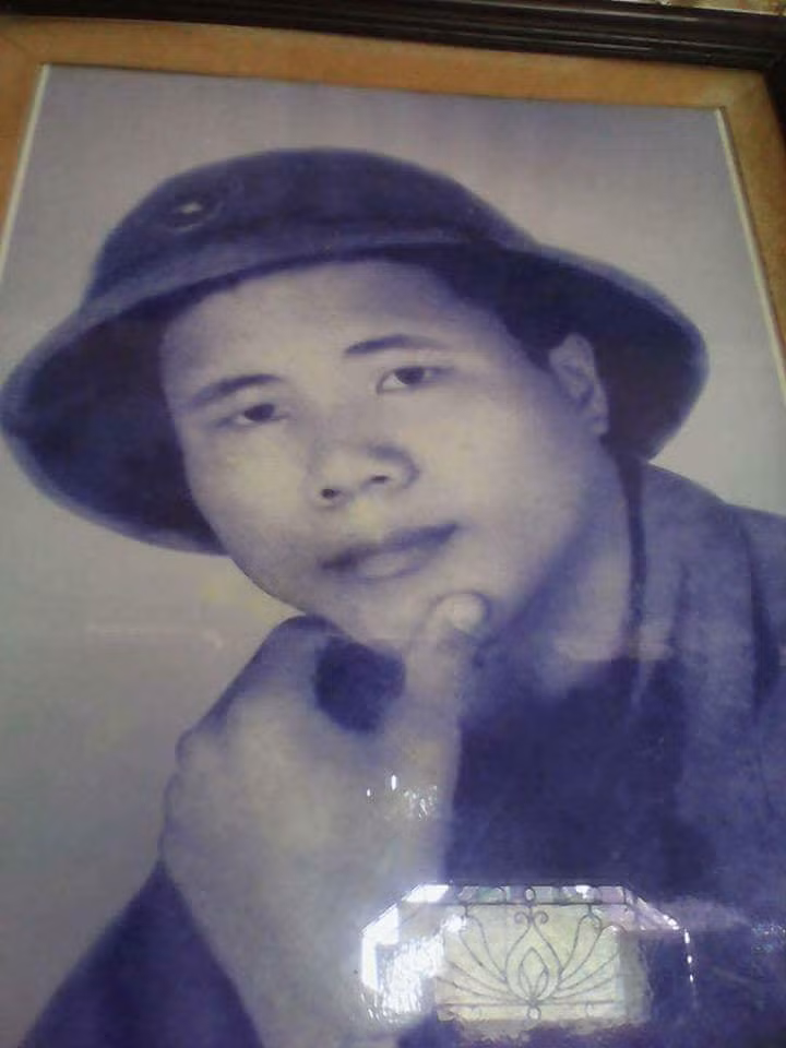 Mo liet si nam trong nghia trang bong dung that lac