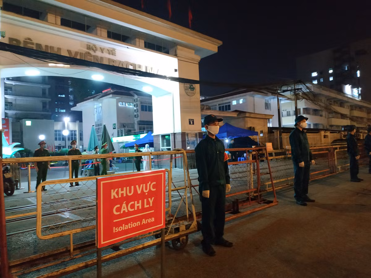 Giám đốc Trung tâm kiểm soát bệnh tật (CDC) Hà Nội Nguyễn Nhật Cảm cho biết, 15.461/15.461 mẫu bệnh phẩm tại Bệnh viện Bạch Mai đã cho kết quả âm tính.