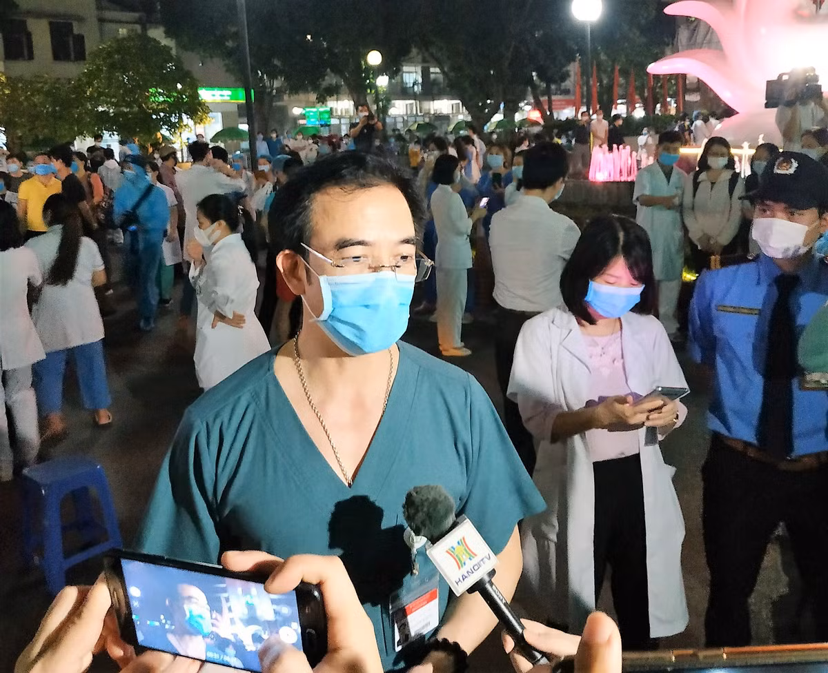 Sau thời hạn cách ly, BV Bạch Mai tiếp tục các hoạt động kiểm soát, tăng cường phòng chống dịch như trước đây. Ông Tuấn cho biết, đến đầu tháng 5, BV mới chính thức tiếp nhận các bệnh nhân ngoại trú và tái khám.