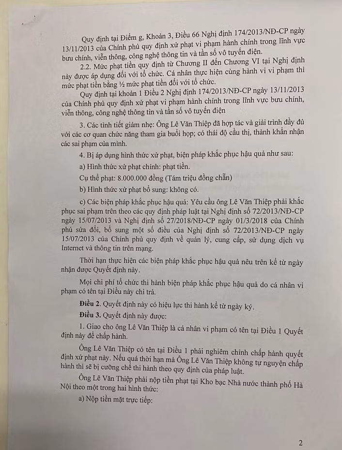 Luat su Le Van Thiep bi phat 8 trieu dong vi xuc pham nu phong vien mac COVID-19