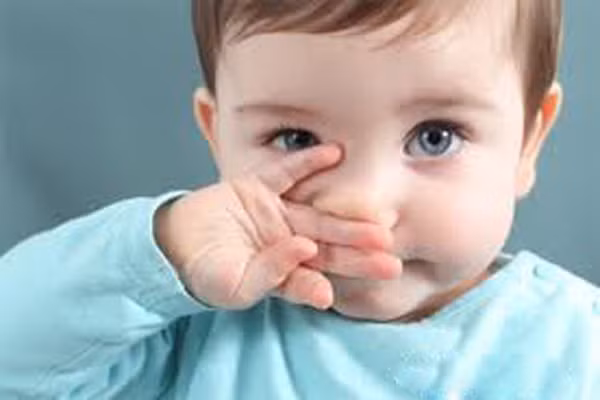 Bien chung khi tre bi soc nhiet do thoi tiet chuyen lanh