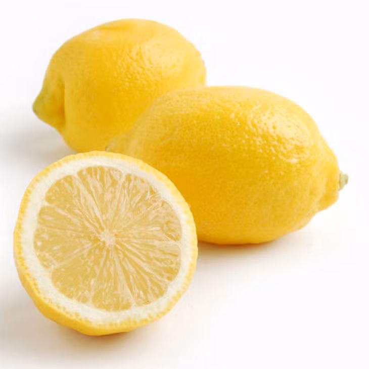 Chanh có lẽ là thực phẩm tốt nhất để ăn nếu bạn thiếu vitamin C. Các hoạt chất flavonoid của chanh còn giúp làm giảm sự phát triển của các tế bào ung thư và có thể giúp ngăn ngừa một số bệnh khác như cúm.