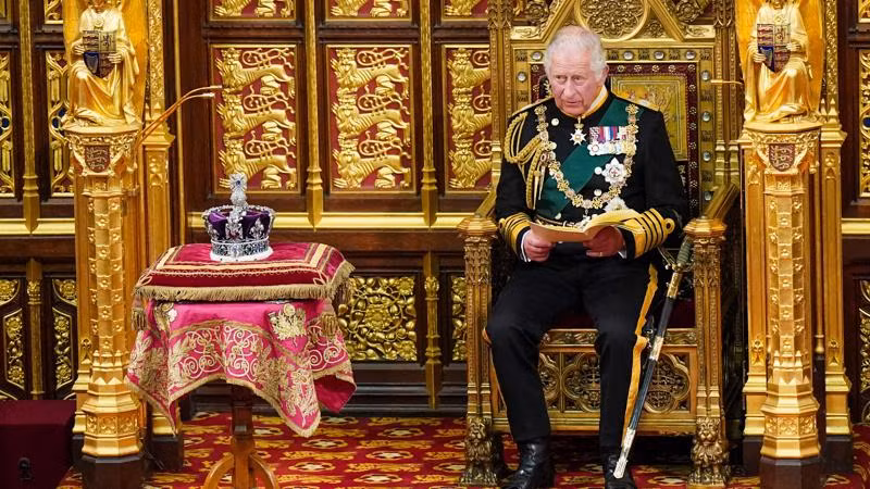 Buổi lễ đăng quang của Vua Charles III khác với buổi lễ tấn phong của ông diễn ra hồi tháng 9/2022.