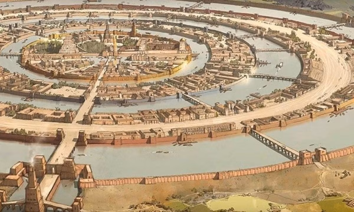 Theo nhà đại hiền triết Plato, Atlantis “nằm ở mặt tiền các hàng cột của Hercules” gồm nhiều phần ở Tây u và Châu Phi vào khoảng 9.000 năm trước thời đại Solon, hay xấp xỉ vào năm 9.600 TCN.
