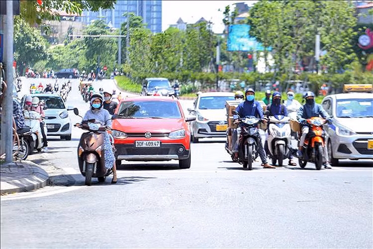 Thời tiết ngày 21/5: Nắng nóng đặc biệt gay gắt, có nơi trên 40 độ C Thoi tiet ngay 21/5: Nang nong dac biet gay gat, co noi tren 40 do C