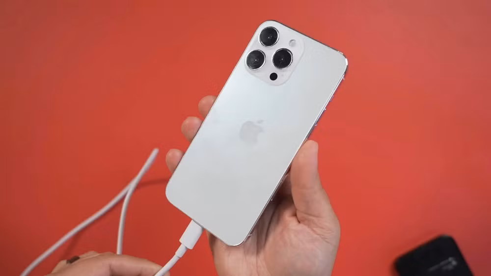 iPhone 15 series sẽ được trang bị cổng USB-C thay vì Lightning. (Ảnh: MacRumors)