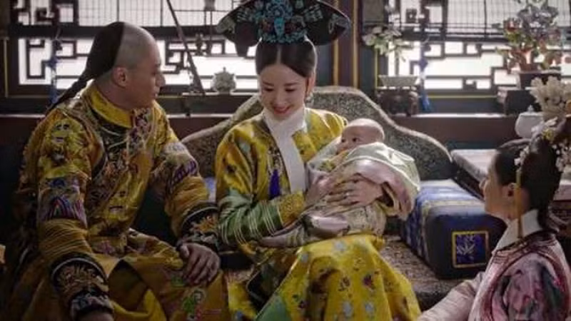 Câu hỏi đặt ra là vì sao lại là như vậy? Có rất nhiều yếu tố dẫn đến việc này, nhưng một trong những nguyên nhân lớn nhất chính là “sự đấu tranh giành quyền lực” giữa các phi tần.
