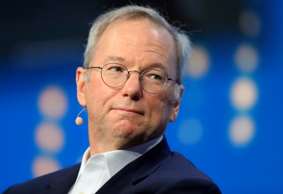 Mới đây, tại hội nghị CEO Council Summit do WSJ tổ chức ở London (Anh), Eric Schmidt, cựu CEO Google cho biết: "Rủi ro này định nghĩa rằng rất, rất, rất, rất nhiều người bị làm hại hoặc bị giết".