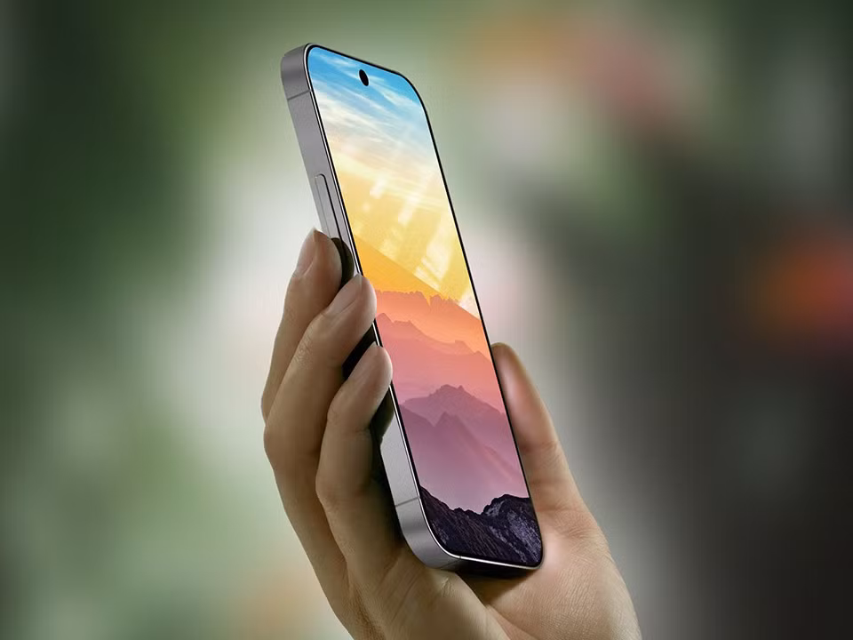 Trong một tweet được chia sẻ trên Twitter, leaker ShrimpApplePro đã gợi ý rằng iPhone 16 sẽ có chipset A18 Bionic dựa trên tiến trình 3nm của TSMC để có hiệu suất CPU và GPU tốt hơn. Ngoài ra, dòng iPhone 2024 cũng sẽ sử dụng RAM LPDDR5X nhanh hơn. Để so sánh, iPhone 14 Pro có RAM LPDDR5 và công nghệ cũng sẽ được áp dụng trên loạt iPhone 15 Pro dự kiến ra mắt vào mùa thu năm nay.