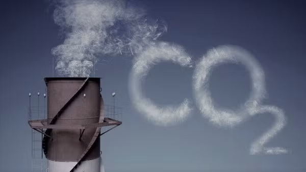 Việc khai thác các nguồn năng lượng hóa thạch, đốt cháy nhiên liệu hoá thạch và các hoạt động công nghiệp khác đã làm gia tăng nồng độ của các khí nhà kính này.