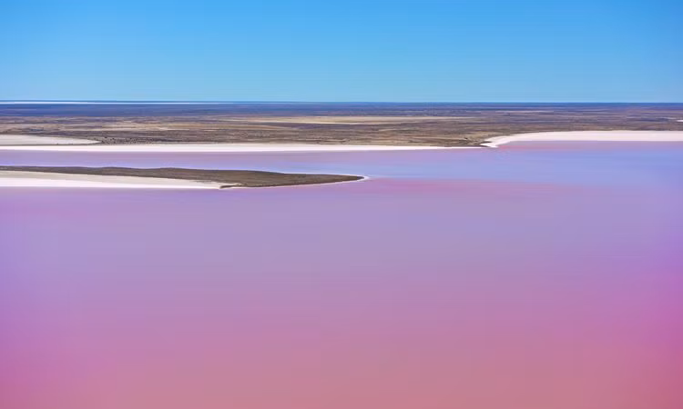 Lake Eyre cũng có ý nghĩa quan trọng trong việc theo dõi sự thay đổi khí hậu và khả năng ứng phó với tình trạng hạn hán tại Úc.