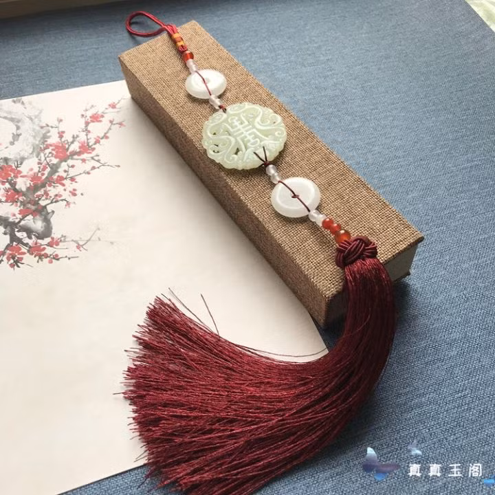 Nhiều người dân nước này có sở thích đến các chợ đồ cổ mong săn tìm được những viên ngọc cổ độc nhất vô nhị. (Ảnh minh họa)
