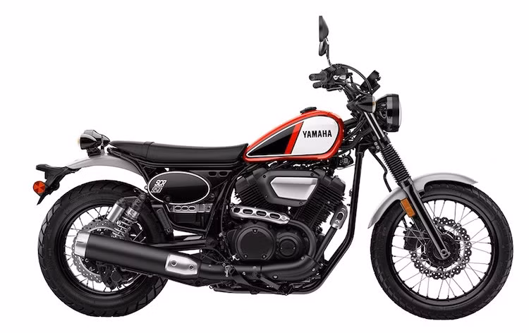 Cũng giống như các dòng xe mang phong cách tương tự của đối thủ, Yamaha cũng hướng SCR950 tới những khách hàng muốn tự do "cá nhân hóa" chiếc xe, với một loạt các phụ kiện được bán sẵn khi chiếc xe ra mắt. Vừa được Yamaha ra mắt chính thức trong khuôn khổ triển lãm xe máy Intermot tại Đức, Yamaha SCR950 chưa có giá chính thức ở thị trường châu Âu.