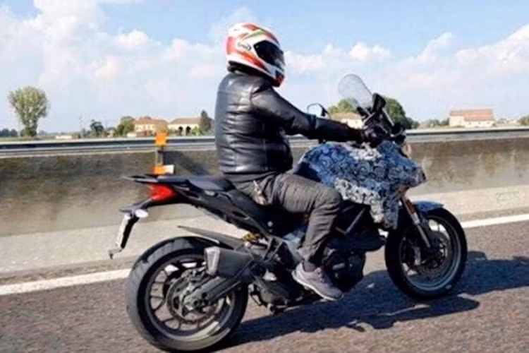Để phù hợp với đặc tính sử dụng của xe, nhiều khả năng động cơ này sẽ được Ducati cấu hình tương tự chiếc Hypermotard 939 với công suất tối đa 113 mã lực. So với Multistrada 1200, phiên bản 939 cũng sẽ ít công nghệ trang bị hơn, nhưng chắc chắn vẫn có hệ thống điều khiển lực kéo, ABS và các chế độ lái khác nhau.