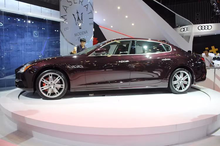 Phiên bản Quattroporte tại triển lãm VIMS được trang bị động cơ xăng V6 tăng áp kép 3 lít, với công suất tối đa 350 mã lực cùng mô-men xoắn cực đại 500 Nm. Cùng với hộp số tự động 8 cấp ZF, chiếc xe có khả năng tăng tốc 0-100 km/h trong 5,5 giây và tốc độ tối đa 270 km/h.