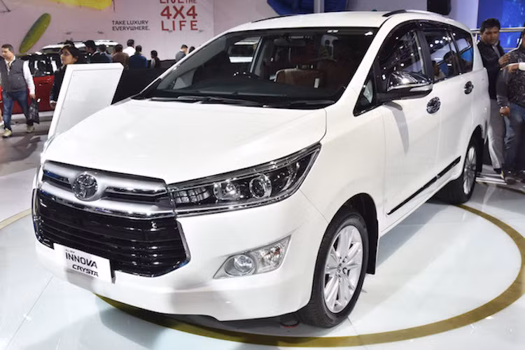 Chung số phận với Cerato là Toyota khi mới chỉ trong tháng 8/2016, mẫu MPV này còn đứng ở vị trí thứ 2 với doanh số lên tới 1035 xe. Trong tháng 9/2016, Toyota chỉ bán được 684 chiếc Innova, chứng tỏ độ "hot" của mẫu xe này chỉ có thể giữ được trong 1 tháng đầu sau khi được ra mắt tại Việt Nam.