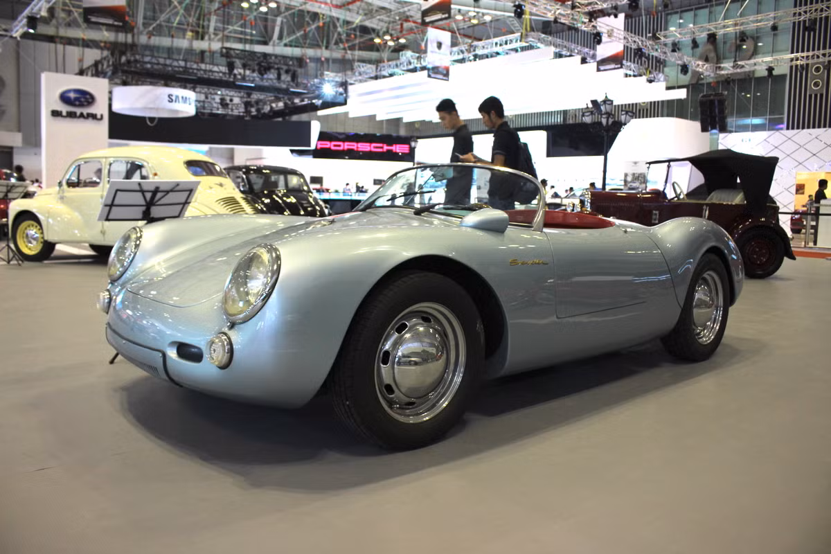 Đối với Porsche, 550 Spyder cũng là một mẫu xe có ý nghĩa đặc biệt khi nó giúp cho tên tuổi của hãng ngày càng trở thành một "thế lực" mạnh trên đường đua. Những nguyên tắc thiết kế từ 550 Spyder cũng đã được hãng áp dụng trên nhiều mẫu xe sau này, hiện nay gồm có 718 Boxster, 918 Spyder và mẫu xe đua RS Spyder.