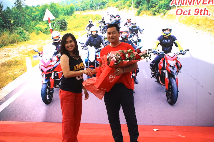 Sau buổi tiệc, các thành viên đã tham gia vào nhiều trò chơi vui nhộn, đồng thời dự lễ trao giải cuộc thi ảnh I love Ducati 2016. Được tổ chức nhằm kỷ niệm sinh nhật 1 năm D.O.C miền bắc, cuộc thi ảnh I Love Ducati 2016 gồm 3 chủ đề là Sport, Touring và Urban, tương ứng với 3 phong cách mà các dòng Ducati hiện nay đang theo đuổi.