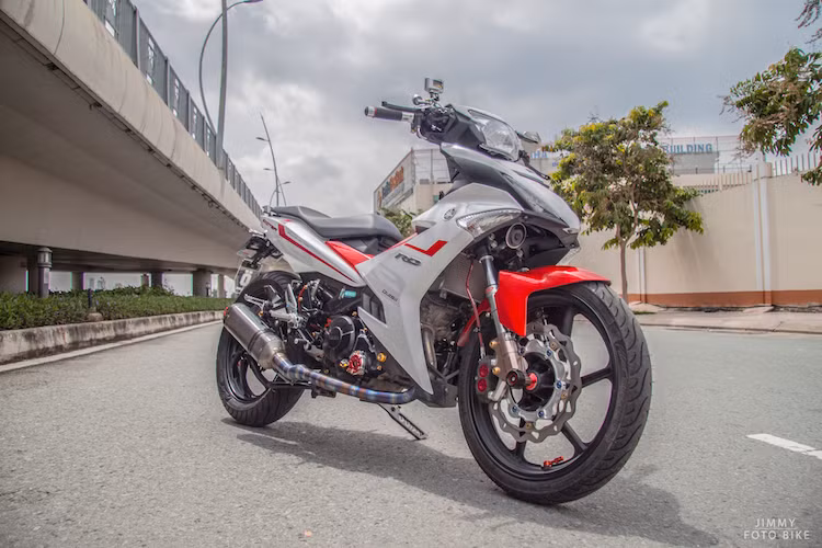 Kể từ khi ra mắt, Yamaha Exciter 150 đã kế thừa "đàn anh Exciter 135 để trở thành mẫu xe côn tay phân khối nhỏ được ưa chuộng nhất Việt Nam. Những bản độ đẹp từ chiếc xe cũng liên tục được các biker Việt cho "ra lò".