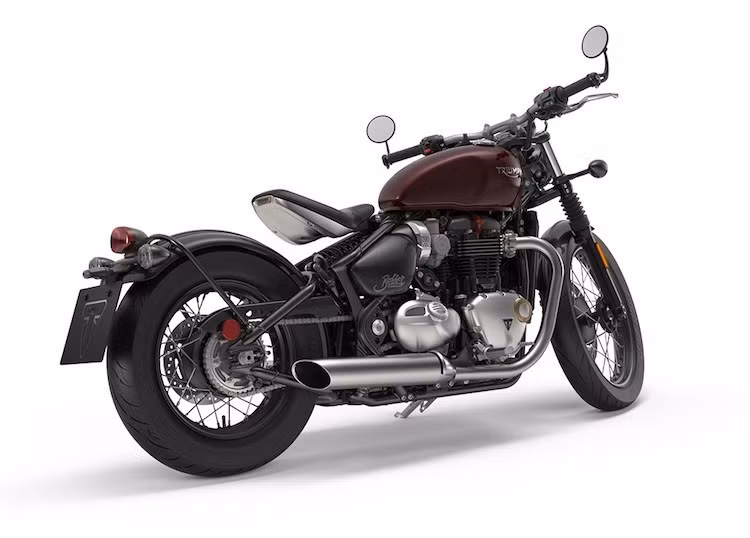 Là một mẫu bobber sản xuất hàng loạt, chiếc xe có dè sau dài, chống bắn bùn kèm theo cụm đèn hậu và pát biển số được đặt cuối dè, đủ tiêu chuẩn lưu thông ở bất kỳ quốc gia nào.
