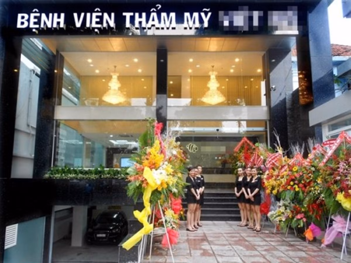 Bác sĩ Chiêm Quốc Thái là một trong những bác sĩ nổi tiếng về thẩm mỹ ở Việt Nam. (Cơ sở thẩm mỹ viện của bác sĩ Thái)
