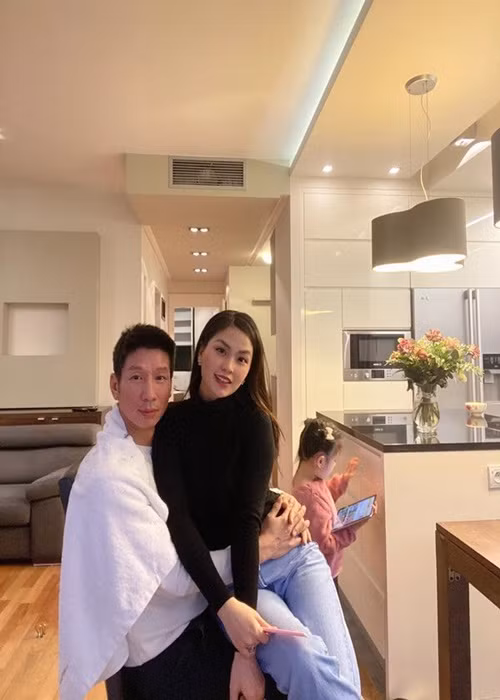 Diễm Trang có kinh nghiệm cắt tóc cho con gái.