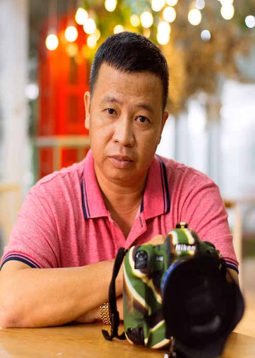  Lữ Đắc Long chia tay nghề đóng thế sau khi chứng kiến một người học trò nguy kịch vì va vào kính trên trường quay một bộ phim Bollywood. Nam diễn viên rời màn ảnh, dấn thân vào nghiệp báo, nhiếp ảnh.