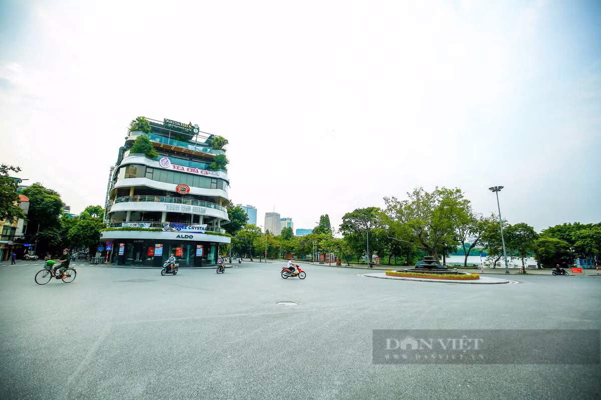 Tính từ ngày 25/7/2021 phường Hàng Đào đã xử lý phạt tiền 1 trường hợp không đeo khẩu trang nơi công cộng và 1 trường hợp tập thể dục ngày hôm nay.