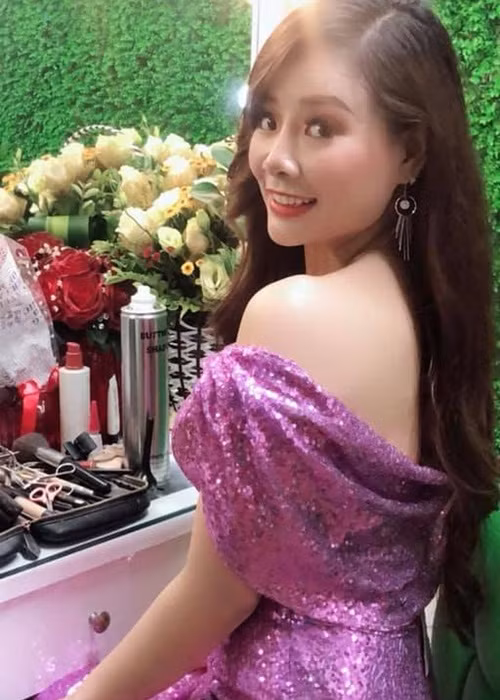 Cô ngày càng trẻ đẹp sau khi đoạt giải Á hậu 2 cuộc thi Hoa hậu Doanh nhân Quốc tế 2019.