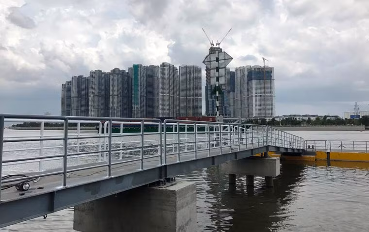 Dự án tuyến buýt đường sông số 1 (Bạch Đằng - Linh Đông) có chiều dài 10,8 km, từ bến Bạch Đằng đi theo sông Sài Gòn, qua kênh Thanh Đa và ra lại sông Sài Gòn, đến khu vực phường Linh Đông (quận Thủ Đức).