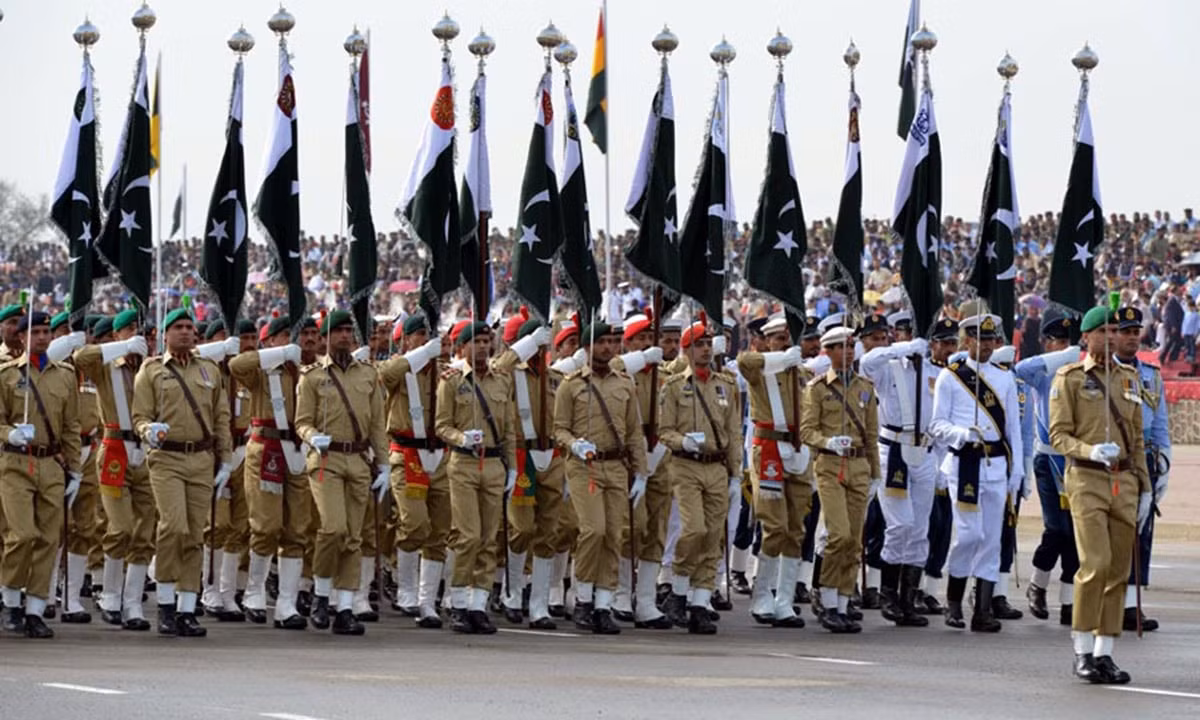 Pakistan hiện cũng là một trong những quốc gia bất ổn trên thế giới với tranh chấp biên giới xảy ra liên miên kèm theo đó là việc nguy cơ khủng bố cao. Nguồn ảnh: Pinterest.