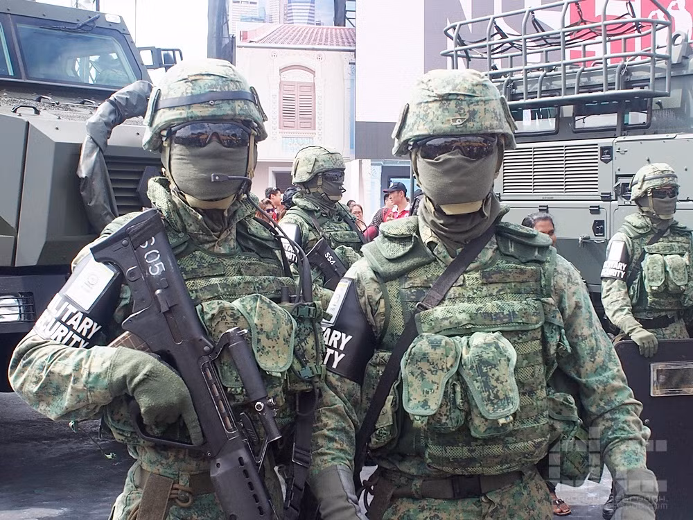 Trong thời gian từ năm 2014, quân đội Singapore lại tiếp tục đóng góp vai trò hậu cần trong cuộc chiến tranh chống khủng bố toàn cầu được Mỹ phát động từ sau vụ khủng bố 11/9. Nguồn ảnh: Pinterest.