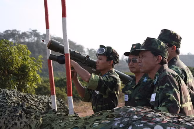 Một loại vũ khí khác rất lợi hại khác được Việt Nam sản xuất trong nước dựa trên chuyển giao công nghệ của Nga đó là tên lửa phòng không tầm thấp Igla. Nguồn ảnh: QPVN.