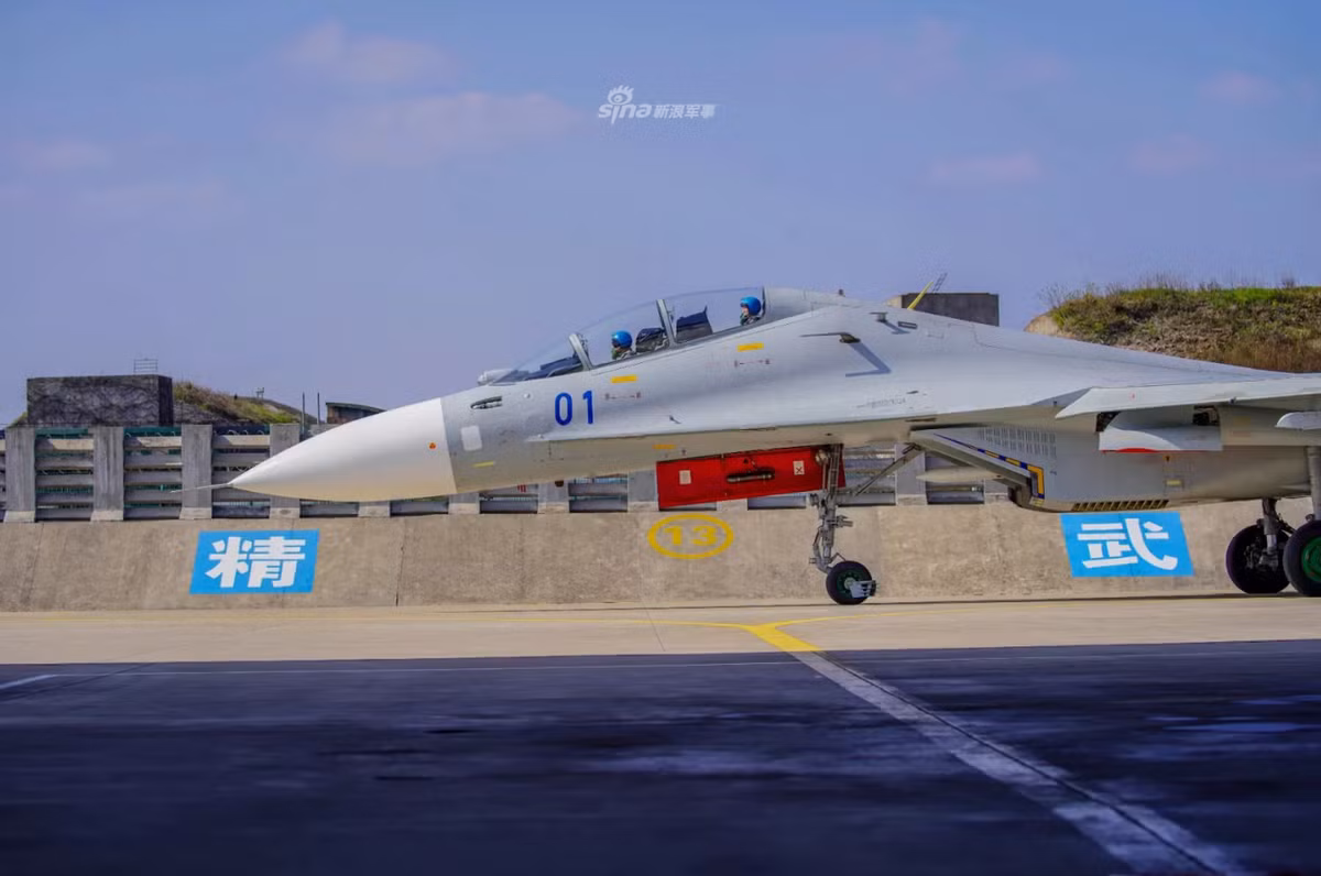 Trung Quốc bắt đầu nhập biên sử dụng các chiến đấu cơ Su-30MK2 từ năm 2004. Nguồn ảnh: Sina.