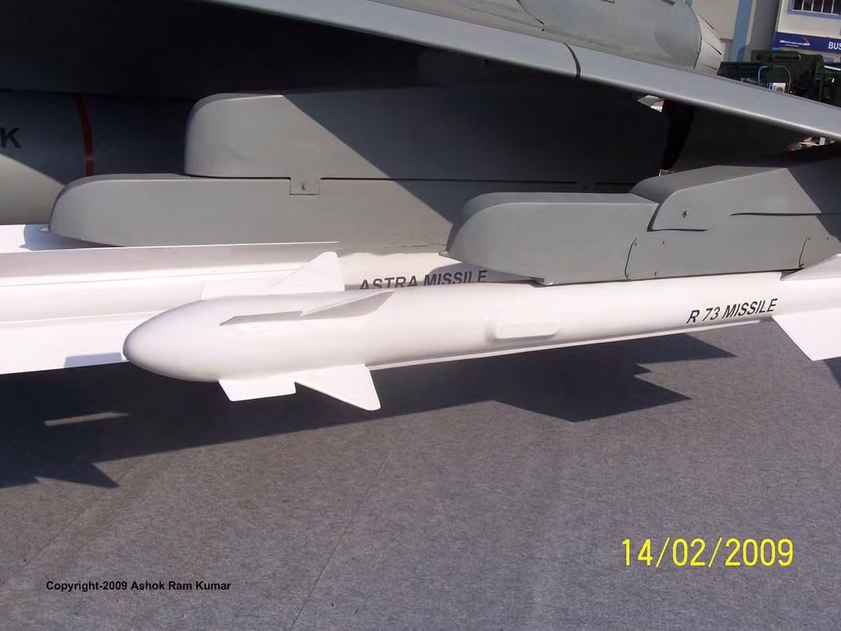 Tốc độ tối đa của R-77 có thể lên tới Mach 4. Loại tên lửa này có khả năng hoạt động ở độ cao từ 5 tới 25 km. Nguồn ảnh: QQ.