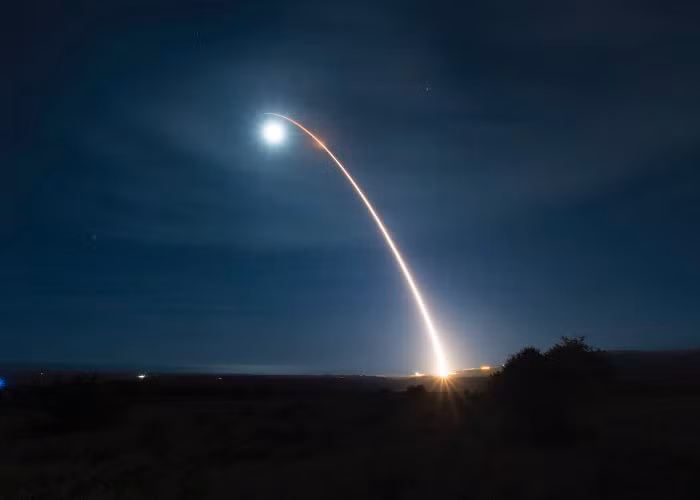 Trong cuộc thử nghiệm vừa rồi, Không quân Mỹ đã phóng được tên lửa Minuteman III tới tầm xa tới 4200 dặm - tương đương với gần 7000 km. Nguồn ảnh: BI.