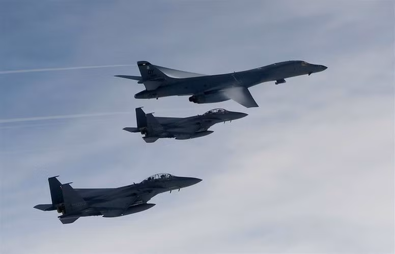 Giới quân sự Mỹ cho rằng B-1B Lancer là loại máy bay đắt đỏ có khả năng vận hành hạn chế