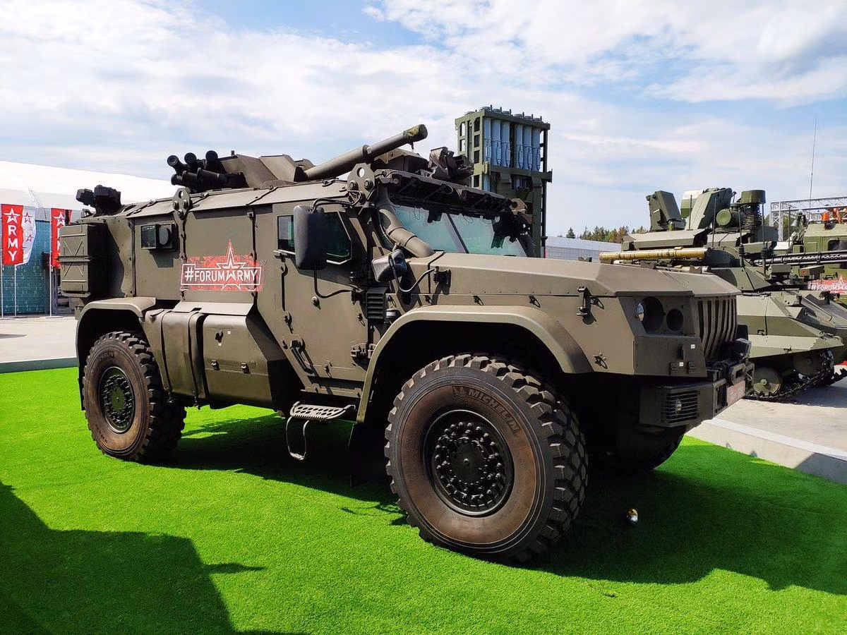 Tiếp đến là khẩu cối tự hành Drock 2S41 mới được Nga giới thiệu hồi năm 2019 vừa rồi. Xe cối tự hành của 2S41 có cỡ nòng 82mm và được đặt trên khung gầm của xe thiết giáp Taifun K-4386. Nguồn ảnh: QQ.