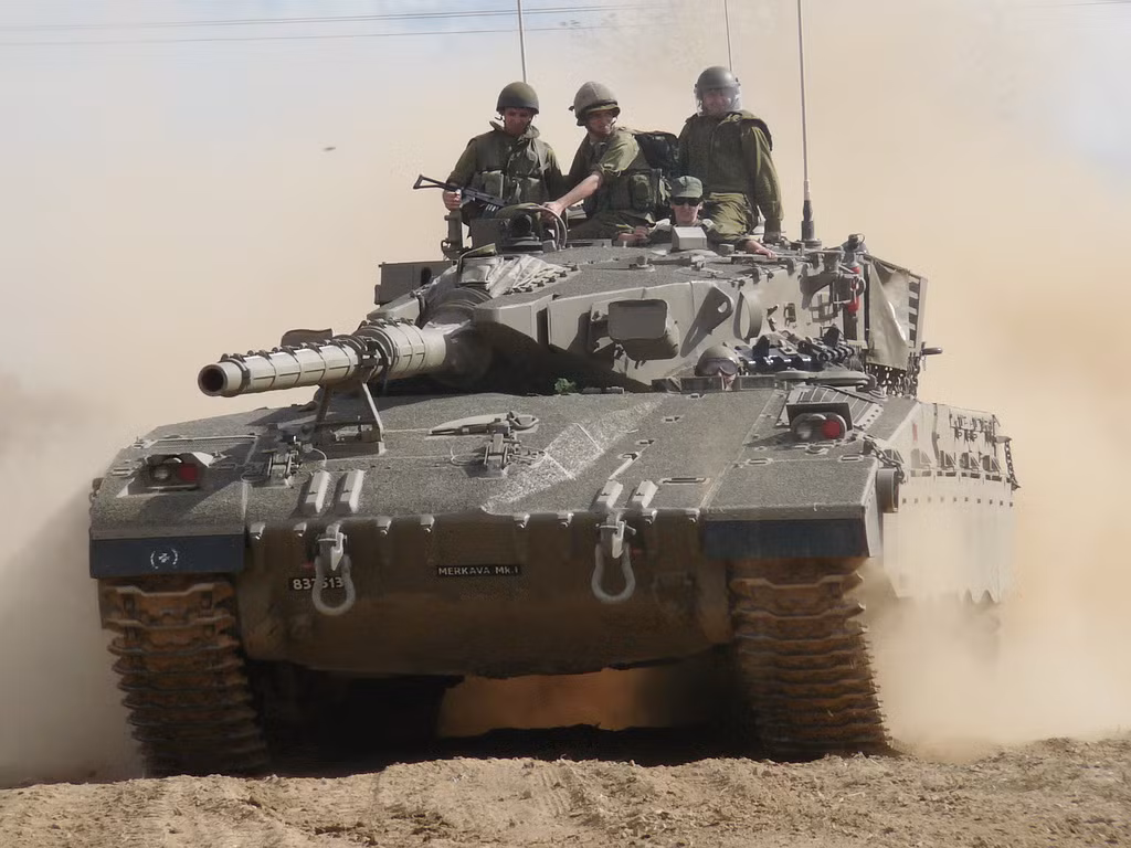 Merkava là loại xe tăng chủ lực do Israel tự nghiên cứu và sản xuất. Loại xe tăng này bắt đầu được gia nhập biên chế quân đội Israel từ năm 1979 và tới nay vẫn là loại xe tăng chủ lực quan trọng nhất của nước này. Nguồn ảnh: BMDP.