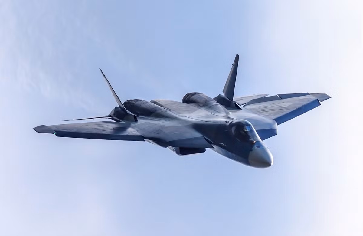 Bên cạnh việc động cơ của Su-57 là "món hàng có giá" với Trung Quốc, khả năng tác chiến kết hợp giữa Su-57 và J-20 cũng được Trung Quốc đặt lên bàn cân. Nguồn ảnh: Sina.