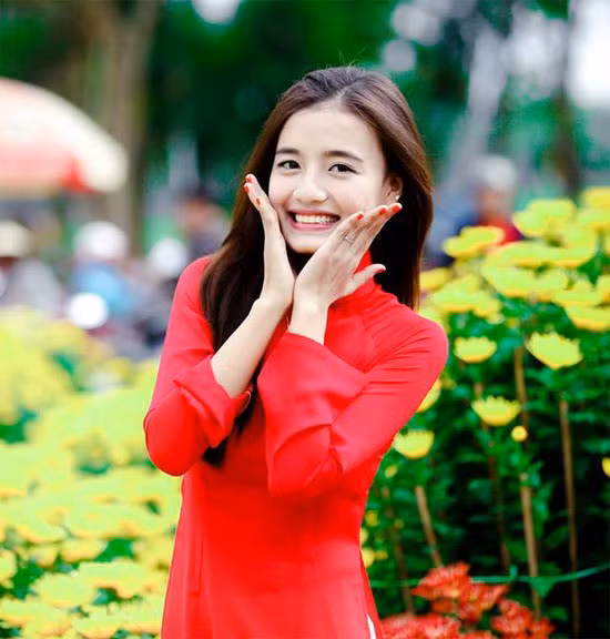 Cô có một số nét giống chân dài tuổi teen Trương Mỹ Nhân.