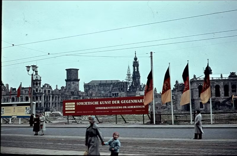 Một khu vực chưa được tái thiết của thành phố Dresden. Ảnh: Normann Flickr.