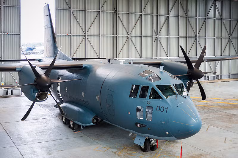 Thừa hưởng tính năng đa nhiệm của C-130J, C-27J Spartan cũng có khả năng tác chiến đa nhiệm, ngoài vai trò vận tải chuyển quân, hàng hóa, khí tài hạng nặng, nó cũng đang được phát triển thêm các phiên bản tấn công mặt đất, tác chiến điện tử, cảnh báo sớm...